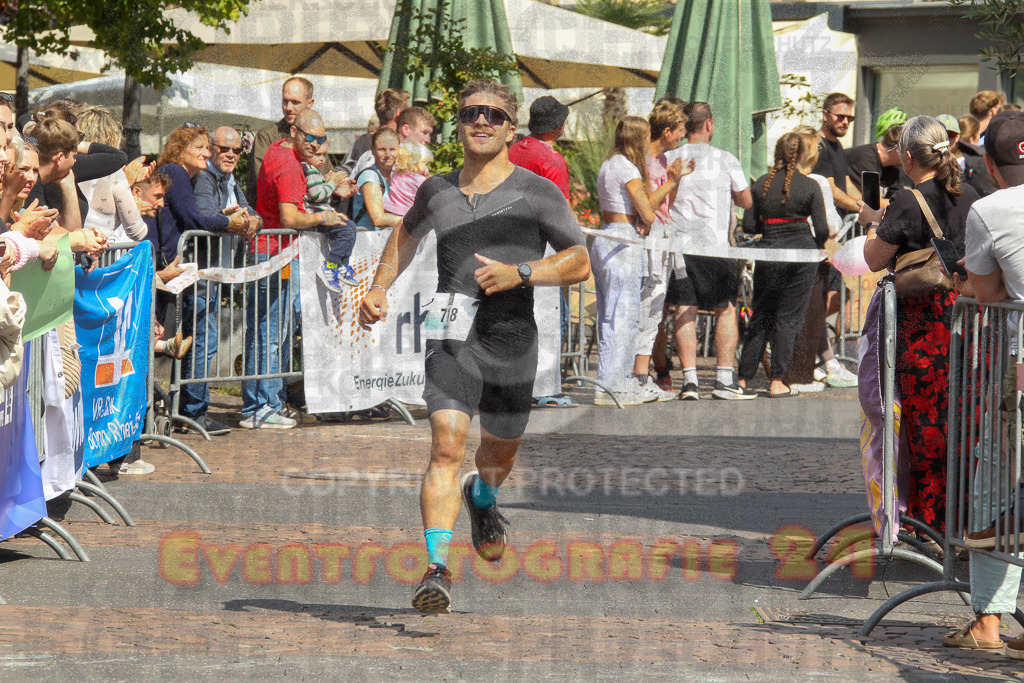 250824_1454_EV4_2328 | Sportfotografie im Rhein-Sieg Kreis, Köln, Bonn, NRW, Rheinland Pfalz, Hessen, etc. Unser Tätigkeitsfeld umfasst den Laufsport vom Volkslauf über den Marathon, Duathlon, Triathon bis zum Ultralauf wie Kölnpfad Ultra oder Schindertrail.
