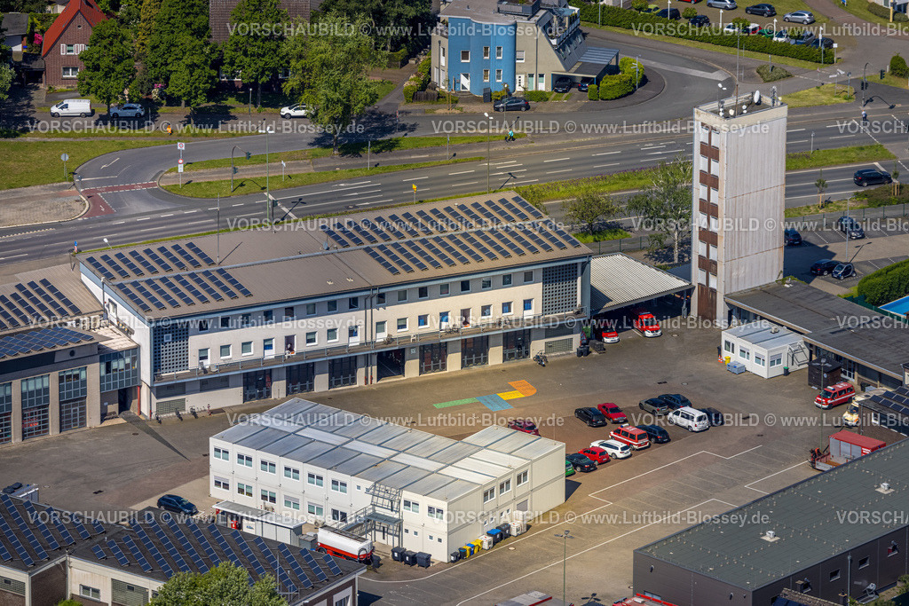Bottrop230509773 | Luftbild, Feuerwehr Bottrop mit Solardach, Nord-Ost, Bottrop, Ruhrgebiet, Nordrhein-Westfalen, Deutschland