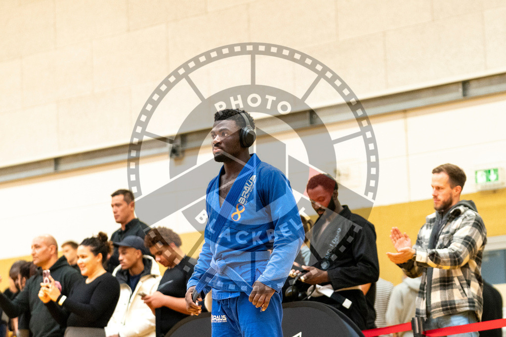 20231118PBB12762 | Fighters compete during the AJP Tour 600 Frankfurt Championship in Frankfurt/Main, Germany, on November 18, 2023.