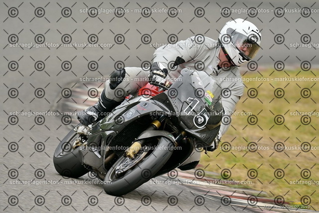 25bt05-1099 | markuskiefer.com - Realisiert mit Pictrs.com