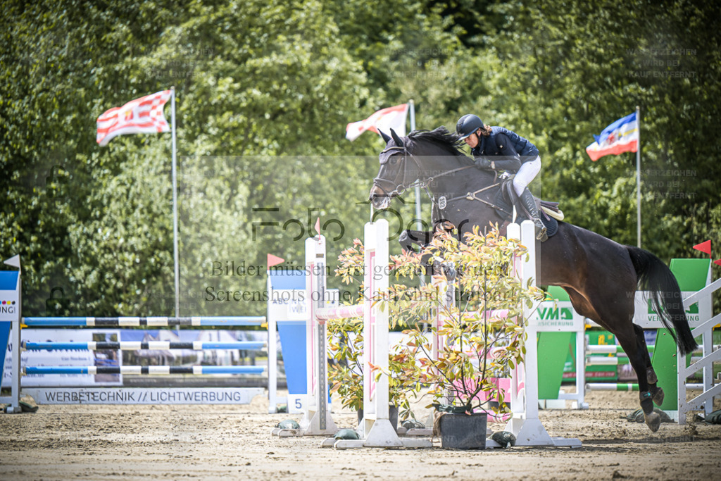 DOS_6078 | Entdecke hochwertige Reitturnierfotos von Foto Oger. Professionell, emotional und authentisch – jetzt Lieblingsmomente im Shop bestellen. - Realisiert mit Pictrs.com