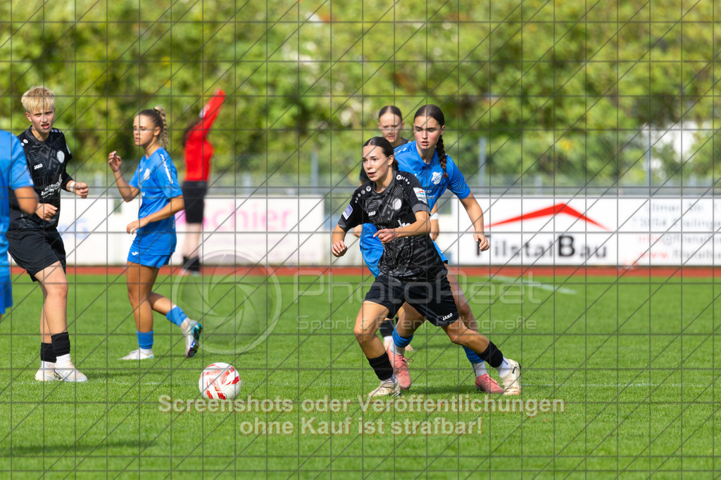 20261010_143032_0424_(c)_by_PhotoPeet | Priya Shanti Singh (1.FC Donzdorf #19)1.FC Donzdorf (schwarz) vs. SC Sand (blau), Fußball, EnBW-Oberliga B -Juniorinnen, 05. Spieltag, Saison 2026/2027, Rasenplatz Lautertal Stadion, Süßener Straße 16, 73072 Donzdorf, 10.10.2026 - 14:00 Uhr,Foto: PhotoPeet / Sport- &amp; Eventfotografie / Peter Harich