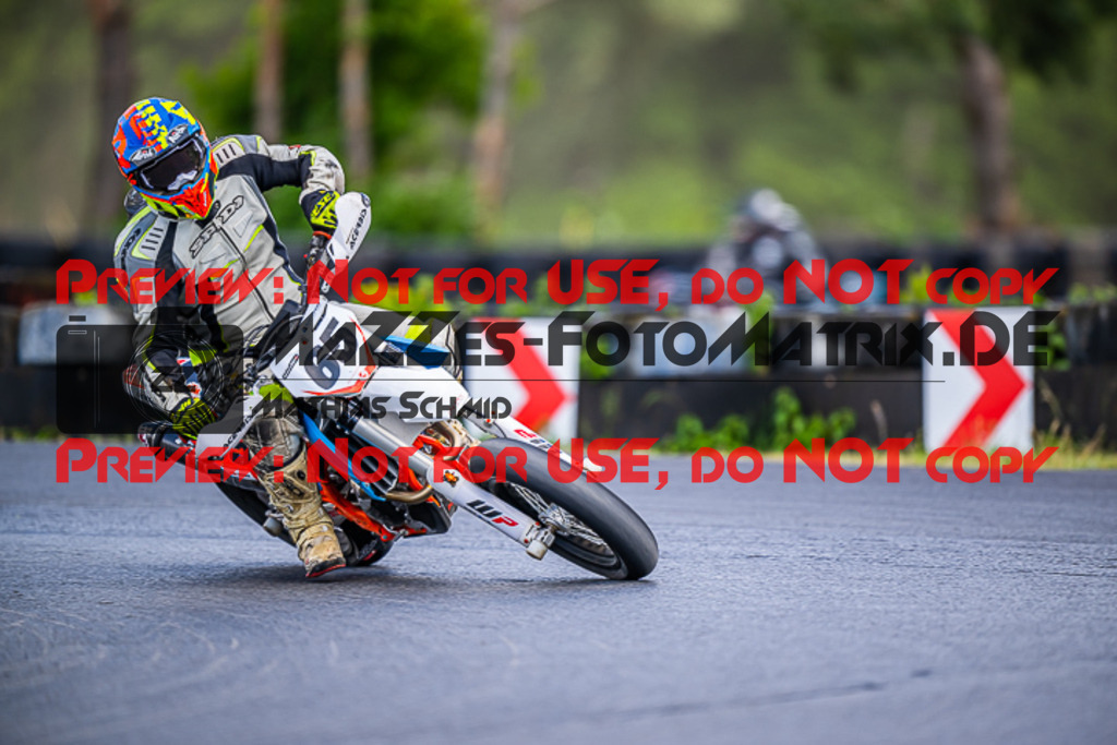 MaZZes_FotoMatrix_220528_1608 | Fotograf Mathias Schmid
Sportfotograf,
Eventfotograf,
Hochzeitsfotograf,
Portraitfotograf