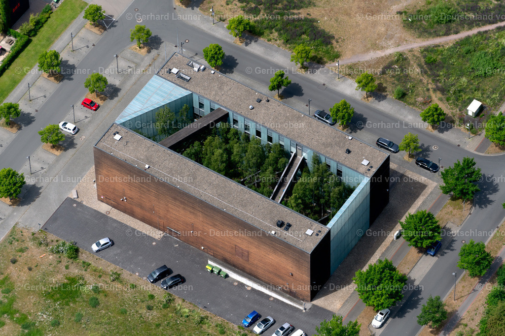 4030732 | HANNOVER 02.06.2020 Pavillion " FINBOX " auf dem Messegelände im Ortsteil Bemerode in Hannover im Bundesland Niedersachsen, Deutschland. Weiterführende Informationen bei: Arc Architects,  Deutsche Messe,  EpicWork AG,  Flohr &amp; von Richthofen Land- und Forstimmobilien,  Hannover.de Internet Gesellschaft mit beschränkter Haftung. // Extension building site for a pavilion " FINBOX " in the district Bemerode in Hannover in the state Lower Saxony, Germany. Further information at: Arc Architects,  Deutsche Messe,  EpicWork AG,  Flohr &amp; von Richthofen Land- und Forstimmobilien,  Hannover.de Internet Gesellschaft mit beschraenkter Haftung. Foto: Gerhard Launer