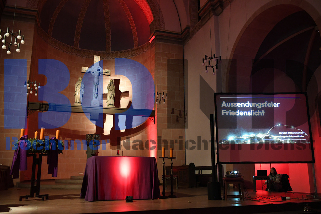 Aussendung Friedenslicht Bochum | {headline}



(Foto: Christian Schnaubelt / BOND)

 - Realisiert mit Pictrs.com