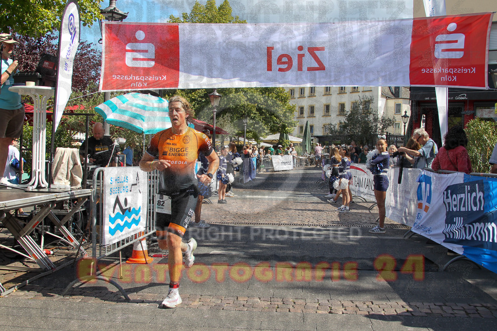 250824_1233_EV4_9285 | Sportfotografie im Rhein-Sieg Kreis, Köln, Bonn, NRW, Rheinland Pfalz, Hessen, etc. Unser Tätigkeitsfeld umfasst den Laufsport vom Volkslauf über den Marathon, Duathlon, Triathon bis zum Ultralauf wie Kölnpfad Ultra oder Schindertrail.