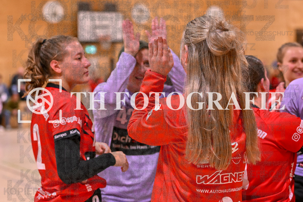 GER, SG Maulburg/Steinen - SV Allensbach 2, Frauen-Handball, Oberliga Suedbaden, 1. Spieltag, Saison 2024/2025, 28.09.2024 | Tamara Posovzky (SG Maulburg/Steinen, #09), Miriam Wolpensinger (SG Maulburg/Steinen, #02), Stefanie Kovacic (SG Maulburg/Steinen, #42)GER, SG Maulburg/Steinen - SV Allensbach 2, Frauen-Handball, Oberliga Suedbaden, 1. Spieltag, Saison 2024/2025, 28.09.2024Foto: TH Fotografie/Thomas Hess