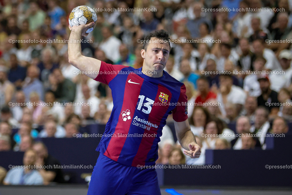 KoeEHF08062402016 | 08.06.2024, Köln, Handball, TruckScout24 EHF FINAL4, Machineseeker Champions League Men, Lanxess-Arena, Halbfinale, THW Kiel - FC Barcelona: Aitor Arino Bengoechea (FC Barcelona)