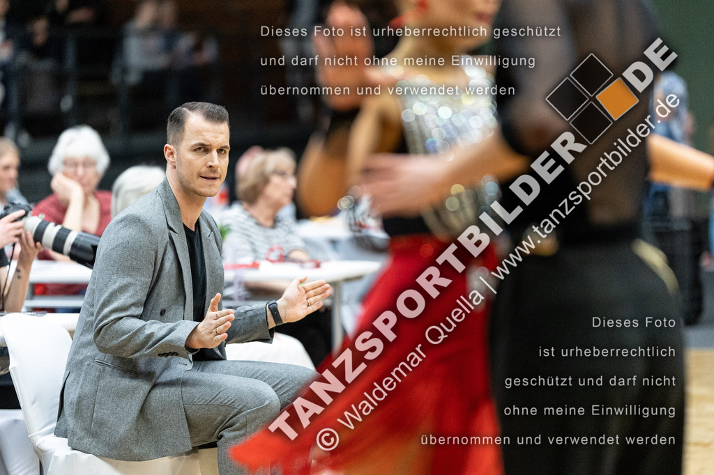 20240406-12922 | Hier finden Sie Tanz Bilder vom Latein und Standard Formationen tanzen. Sportbilder vom Tanzsport. Schöne Fotos und von Weltmeisterschaft, Europameisterschaft, Bundesliga, Regionalliga, Oberliga und Landesliga sowie von GOC Stuttgart, DanceComp, WM Bremen