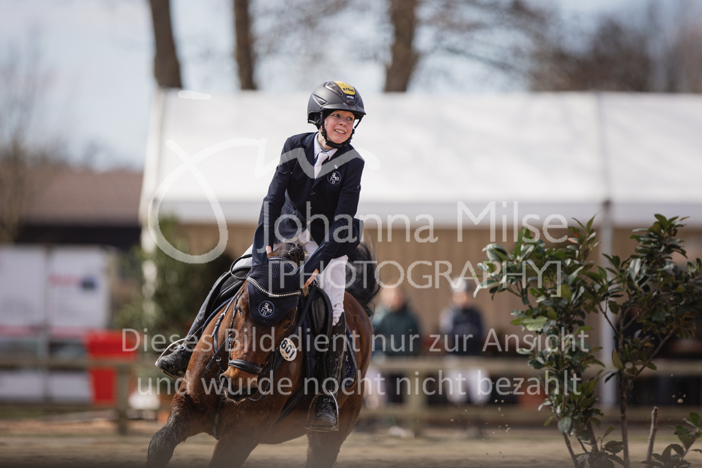 230402_MünsterHandorf_Teamspringen-561 | Deine schönsten Turniermomente als professionelle Fotos! Entdecke hochwertige Pferdesport-Fotografie im Online-Shop. Jetzt Fotos finden & bestellen!