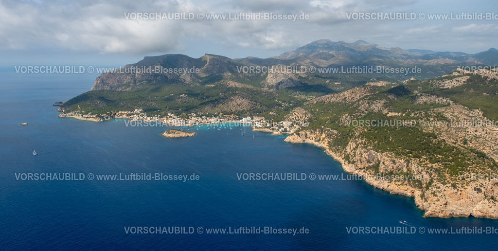 Mallorca230600510N | Luftbild, Bucht und Strand Platja de Sant Elm, Insel La Illa Pantalleu, Serra de Tramuntana Gebirge, Sant Elm, Andratx, Balearen, Mallorca, Balearische Inseln, Spanien
