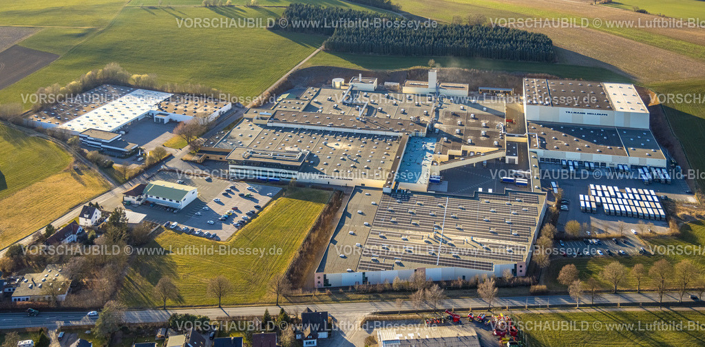 Sundern250309903Stockum_TillmannWellpappe | Luftbild, Tillmann Wellpappe-Verpackungen Werksgelände, Gewerbegebiet, Stockum, Sundern, Sauerland, Nordrhein-Westfalen, Deutschland