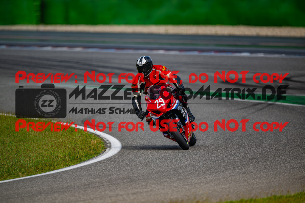 MaZZes_FotoMatrix_240701_6007705_0511 | ROT