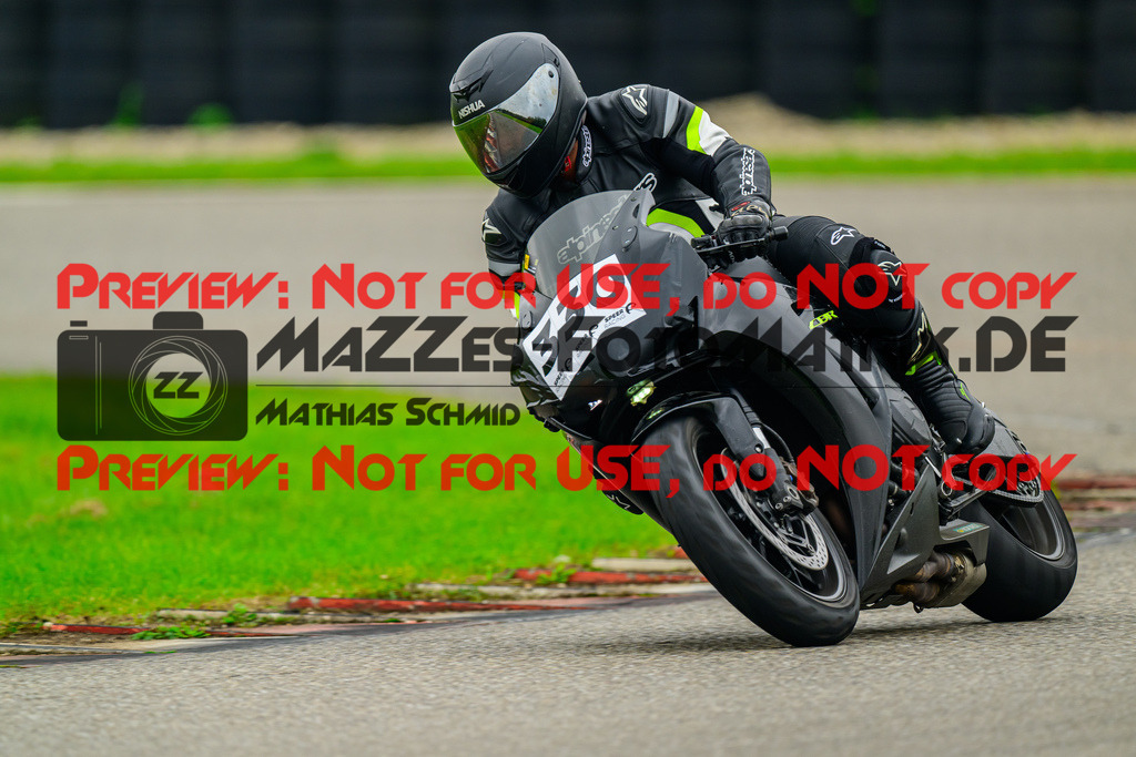 MaZZes_Fotomatrix_20241003_6007705_3914 | GELB