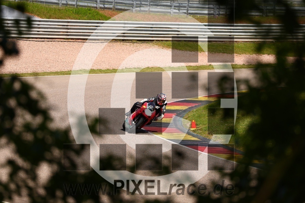 0020-20250527_04926 | Schöne Erinnerungen an spannende Momente - das festzuhalten ist unser Job. PIXELrace.de ist seit 2003 auf den Rennstrecken Europas unterwegs um die Action draußen beim Fahren und die wunderbare Stimmung imm Fahrerlager für euch einzufangen.