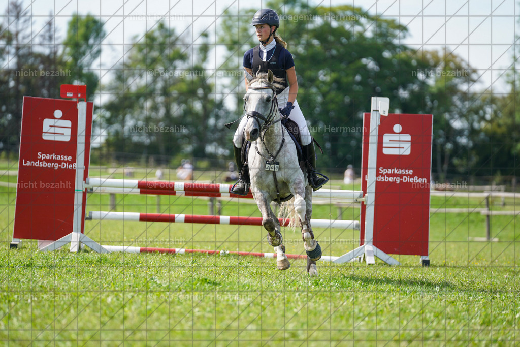 20230917-FAH09592 | Landsberg am Lech, 2023, Kaufbeuren, Kempten, Allgäu, Turnierfotografen Bayern, Fotoagentur Herrmann, Turnierbilder, Reitsport Fotos, Pferdefotograf, Augsburg, Bad Tölz, Dachau, Karlsfeld, Memmingen, Buchloe, Schwabmünchen