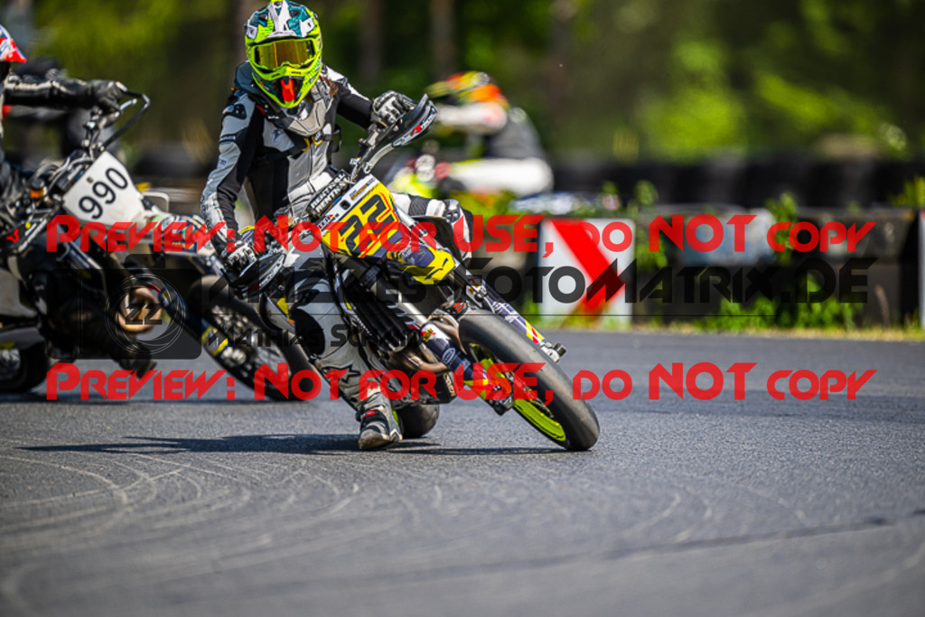 MaZZes_FotoMatrix_220528_1399 | Fotograf Mathias Schmid
Sportfotograf,
Eventfotograf,
Hochzeitsfotograf,
Portraitfotograf