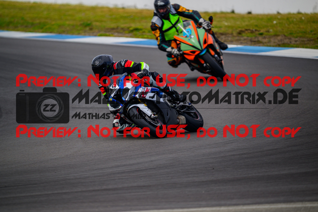 MaZZes_Fotomatrix_20250421_6007705_3232 | GELB