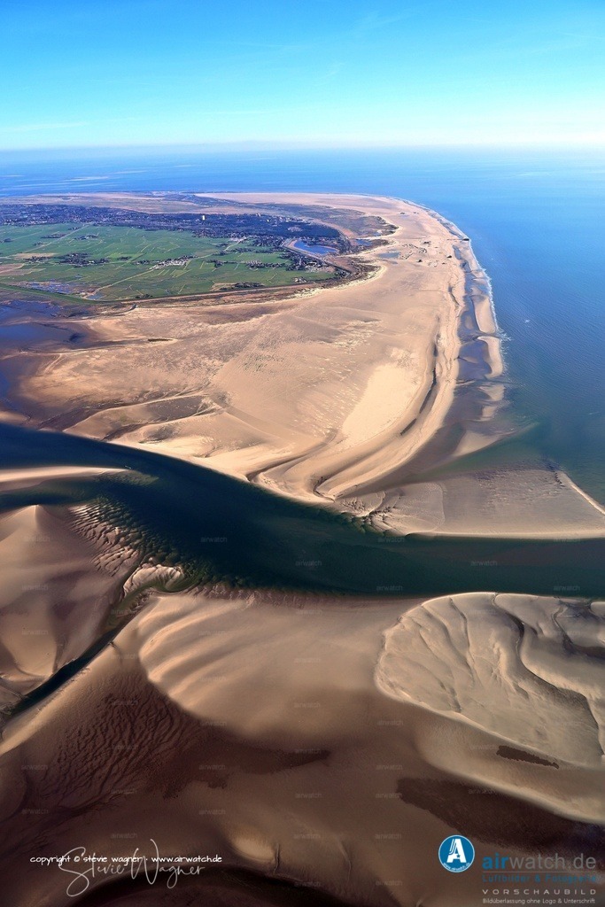 Halligen-Inseln-Weltnaturerbe-Wattenmeer-04-2023-airwatch-wagner-240A0471 | Entdecken Sie atemberaubende Luftbilder und Fotografien auf airwatch.de - Tauchen Sie ein in eine Welt voller faszinierender Aufnahmen aus der Vogelperspektive.