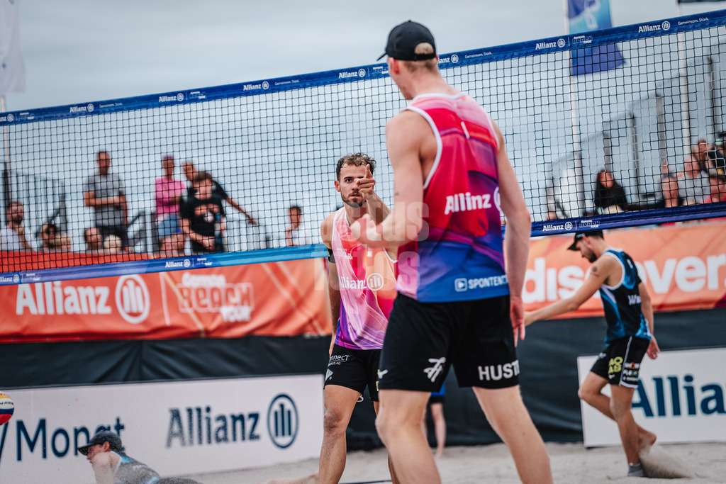 Beachvolleyball | Männer | Allianz German Beach Tour 2024 | Tourstop Kühlungsborn 2 | 17.08.2024 | v.l. Jonas Sagstetter und Philipp Huster