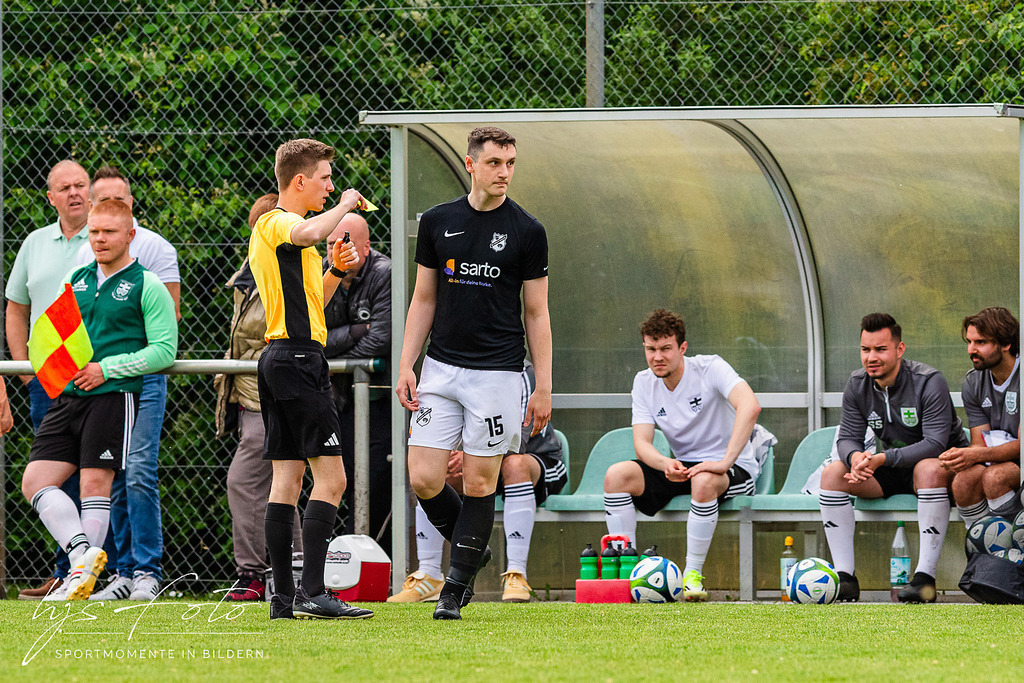 SV Waldesch - SG Urbar-4 | Sportfotografie Hermann-Josef Stoffel - Realisiert mit Pictrs.com