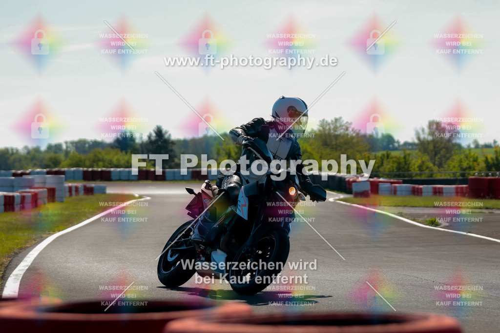 Moto-TeamOBK-21163 | Hier findet Ihr Bilder von Touristenfahrten auf der Nürburgring Nordschleife oder von anderen Veranstaltungen die ich besucht habe. Viel Spass beim Durch Schauen 