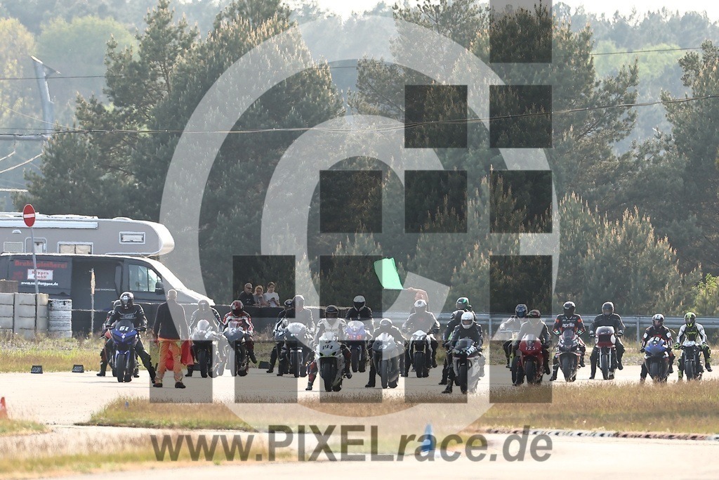 startrookie-20240504_02822 | Schöne Erinnerungen an spannende Momente - das festzuhalten ist unser Job. PIXELrace.de ist seit 2003 auf den Rennstrecken Europas unterwegs um die Action draußen beim Fahren und die wunderbare Stimmung imm Fahrerlager für euch einzufangen.