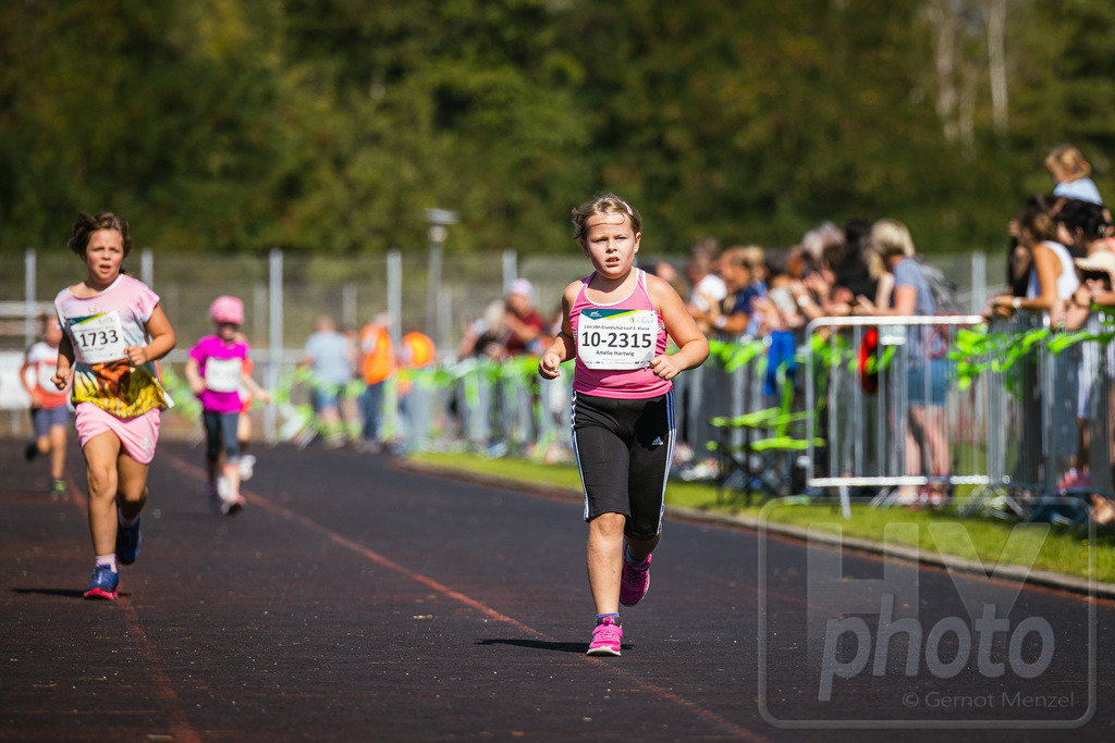 16. Hoywoj-CityLauf im Sportforum Hoyerswerda - 16.09.2023 | 1km VBH-Grundschul-Lauf 2. Klassen - Realisiert mit Pictrs.com