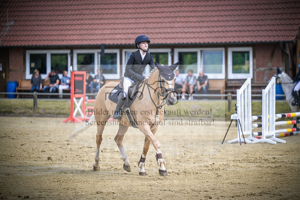DOS_1752 | Entdecke hochwertige Reitturnierfotos von Foto Oger. Professionell, emotional und authentisch – jetzt Lieblingsmomente im Shop bestellen.Deutschlandweite Turnierfotografie. - Realisiert mit Pictrs.com