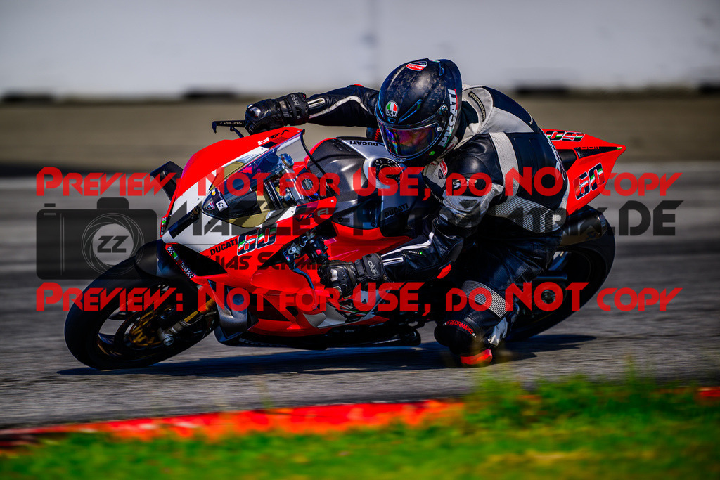 MaZZes_FotoMatrix_240520_6021986_0647 | WEISS