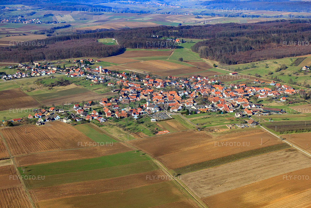 Vue aérienne: Vue de la ville depuis le sud-est à Schœnenbourg dans le département Bas Rhin, France – .Photo: IMG_37462.jpg prise le 07/02/2011 par Werner Riehm/FLY-FOTO.eu – Résolution de l'original: 4752 x 3168 px