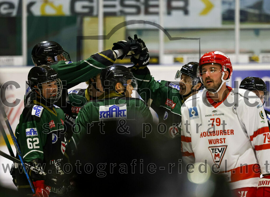 2022-11-13_035_TSV_Erding_gegen_TEV_Miesbach | Erding, Deutschland, 13.11.2022:
Eishockey, Bayernliga 2022 / 2023, 13. Spieltag, TSV Erding gegen TEV Miesbach, Endergebnis: 

Foto: Christian Riedel / fotografie-riedel.net