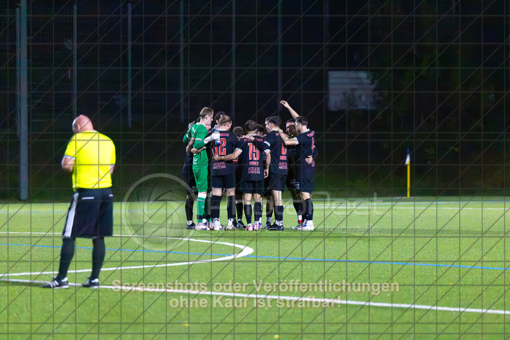 20261008_192850_0050_(c)_by_PhotoPeet | #,TSV Eschenbach (weiß) vs. SV Ebersbach (schwarz), Fußball, Bezirkspokal der Herren, Saison 2026/2027, Kunstrasenplatz, Schlater Straße, 73107 Eschenbach, 08.10.2026 - 19:30 Uhr,Foto: PhotoPeet / Sport- &amp; Eventfotografie / Peter Harich