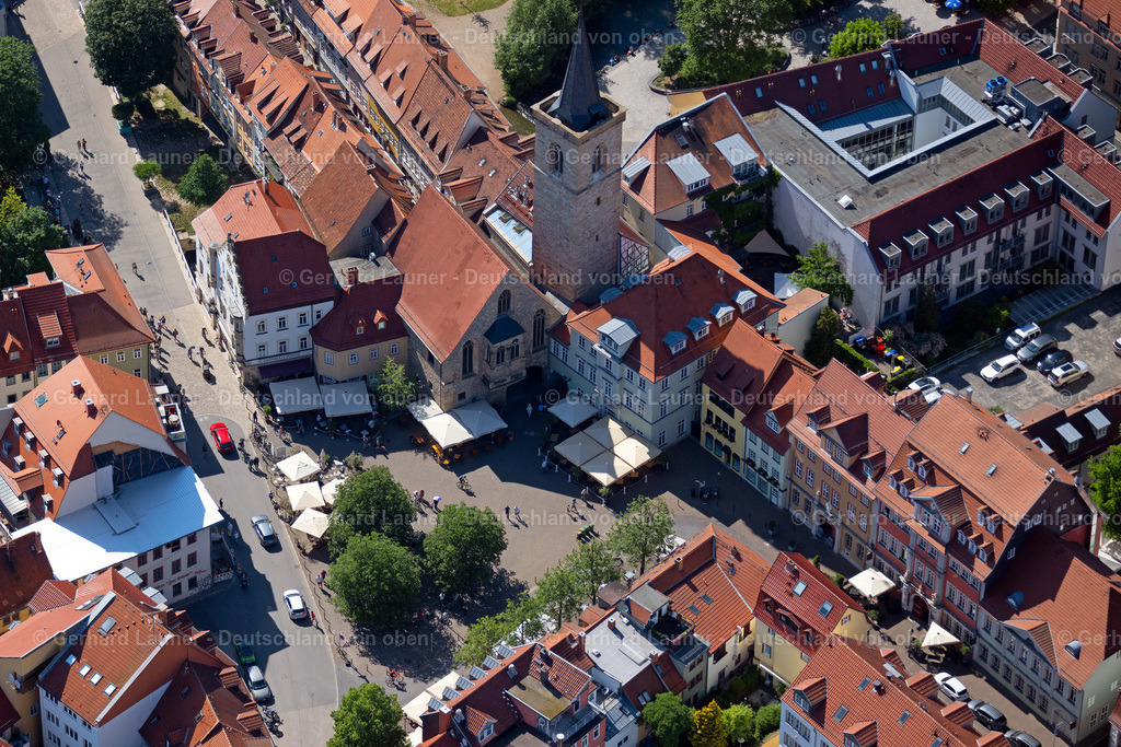 4046110 | ERFURT 14.06.2021 Platz- Ensemble " Wenigemarkt " im Innenstadt- Zentrum im Ortsteil Altstadt in Erfurt im Bundesland Thüringen, Deutschland. Weiterführende Informationen bei: Ägidienkirche. // Ensemble space an place " Wenigemarkt " in the inner city center in the district Altstadt in Erfurt in the state Thuringia, Germany. Further information at: Aegidienkirche. Foto: Gerhard Launer