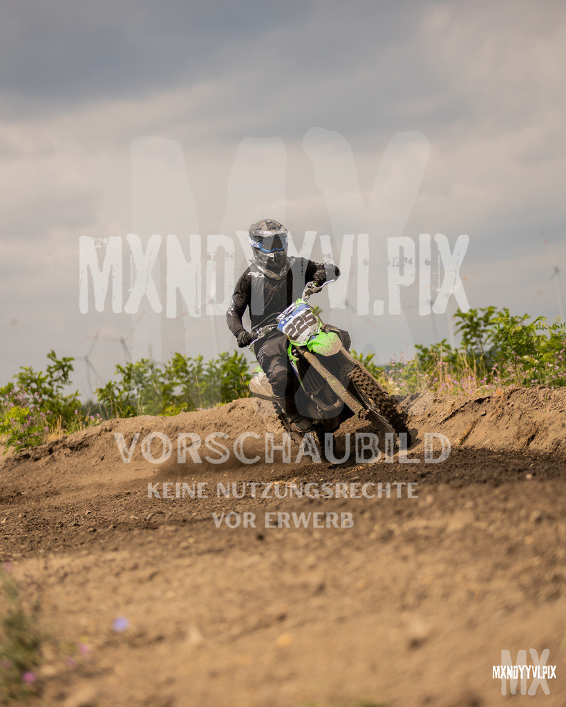 866A1527 | mxndyyvipix