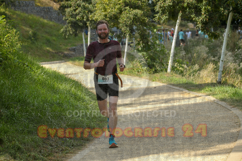250824_1501_EX1_8312 | Sportfotografie im Rhein-Sieg Kreis, Köln, Bonn, NRW, Rheinland Pfalz, Hessen, etc. Unser Tätigkeitsfeld umfasst den Laufsport vom Volkslauf über den Marathon, Duathlon, Triathon bis zum Ultralauf wie Kölnpfad Ultra oder Schindertrail.