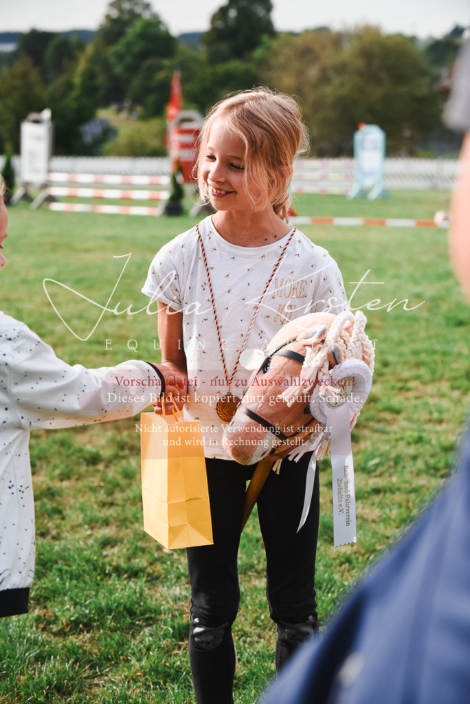 DSC_4793 | Pferde- und Turnierfotografie in Westsachsen. Pferdeportraits, Auftragszeichnungen und intuitive Kunst.