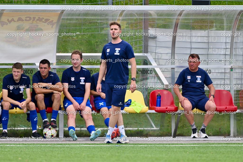 SV Spittal vs. UNION Matrei | Spielerbank Union Matrei, Asisstentcoach Union Matrei Harald Panzl, Headcoach UNION Matrei Christoph Bernsteiner, SV Spittal vs. UNION Matrei, SV Spittal vs. UNION Matrei am 17.08.2025 in Spittal an der Drau (Goldeck Stadion), Austria, (Photo by Bernd Stefan)