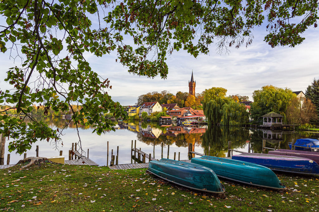 Blick über den Haussee auf die Stadt Feldberg | Blick über den Haussee auf die Stadt Feldberg.