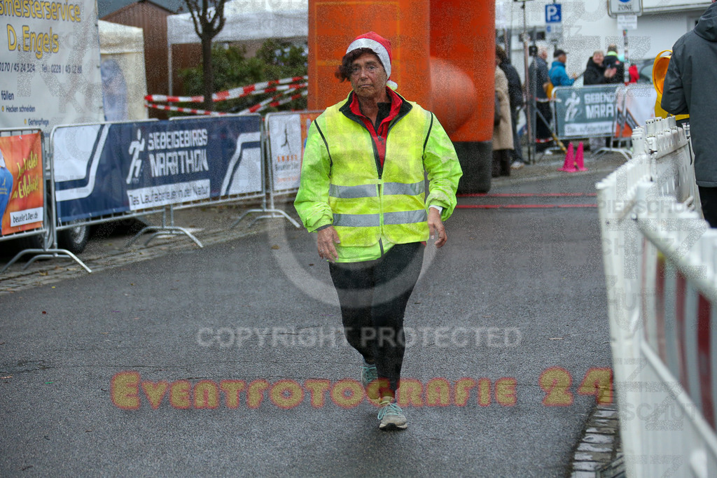 251130_1147_EX1_8769 | Sportfotografie im Rhein-Sieg Kreis, Köln, Bonn, NRW, Rheinland Pfalz, Hessen, etc. Unser Tätigkeitsfeld umfasst den Laufsport vom Volkslauf über den Marathon, Duathlon, Triathon bis zum Ultralauf wie Kölnpfad Ultra oder Schindertrail.