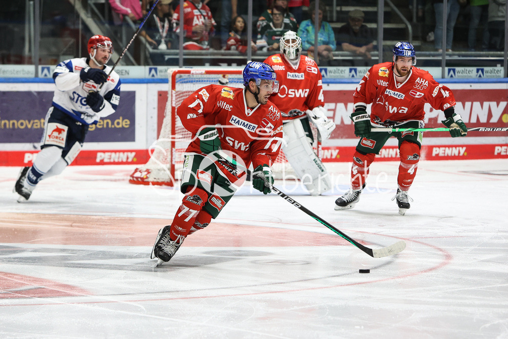 Augsburger Panther - Schwenninger Wild Wings | Luca TOSTO (AEV #77) am Puck beim Spielaufbau