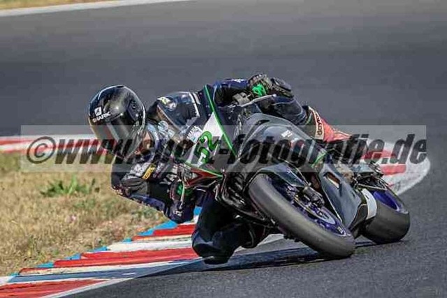 pubi9558 | Professionelle Fotos von Sportveranstaltungen, aber auch Hochzeiten und anderen Events. - Realisiert mit Pictrs.com