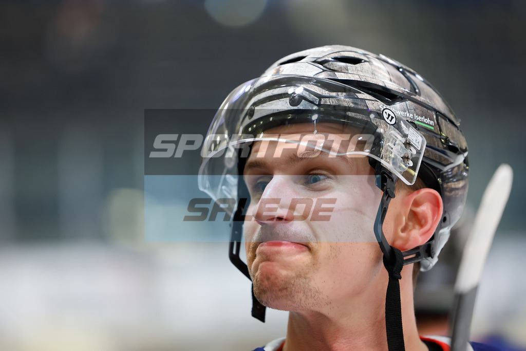 Iserlohn Roosters - Loewen Frankfurt | Casey Bailey #93 (Iserlohn Roosters)
DEL: Iserlohn Roosters - Loewen Frankfurt - Realisiert mit Pictrs.com