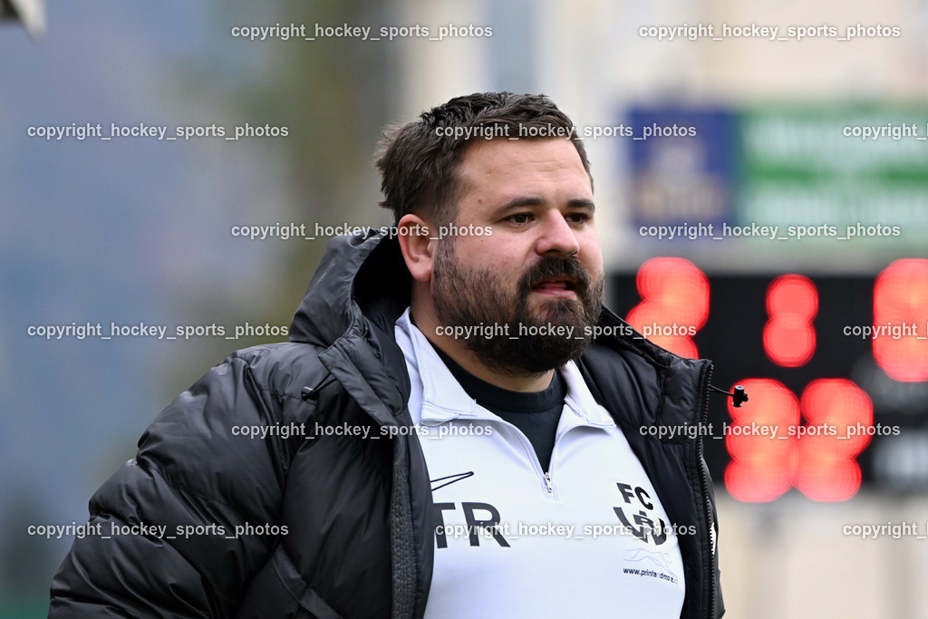 SV Donau vs. FC Nussdorf Debant | Headcoach FC Nussdorf Debant Sven Lovric, SV Donau vs. FC Nussdorf Debant, SV Donau vs. FC Nussdorf Debant am 08.11.2025 in Klagenfurt (Sportplatz Donau), Austria, (Photo by Bernd Stefan)