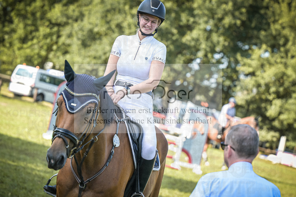 DOS_0007 | Entdecke hochwertige Reitturnierfotos von Foto Oger. Professionell, emotional und authentisch – jetzt Lieblingsmomente im Shop bestellen.Deutschlandweite Turnierfotografie. - Realisiert mit Pictrs.com