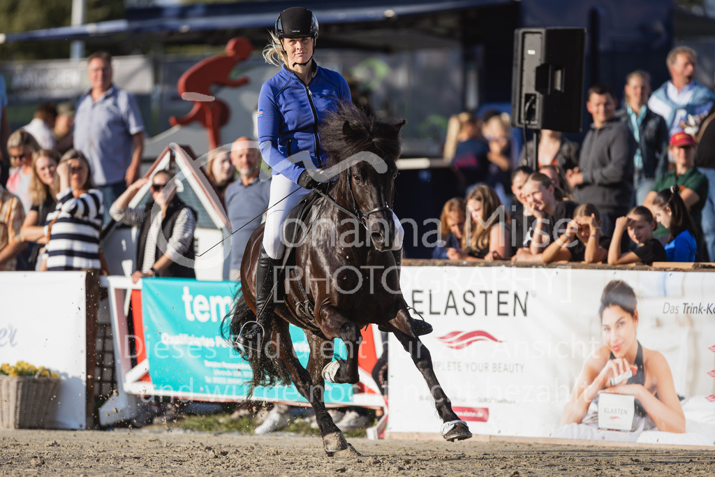230728_BHO_Showprogramm-571 | Deine schönsten Turniermomente als professionelle Fotos! Entdecke hochwertige Pferdesport-Fotografie im Online-Shop. Jetzt Fotos finden & bestellen!