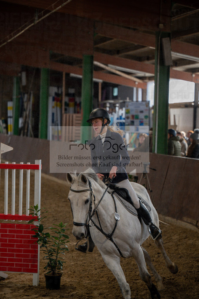Hallenreittunier Voxtrup 2023 | Entdecke hochwertige Reitturnierfotos von Foto Oger. Professionell, emotional und authentisch – jetzt Lieblingsmomente im Shop bestellen. - Realisiert mit Pictrs.com