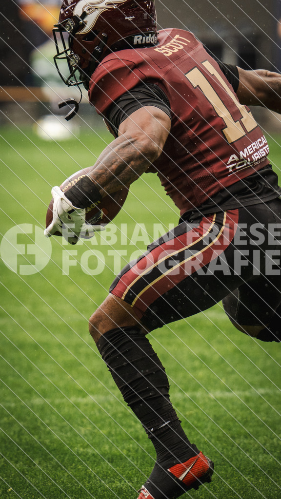 GER Rhein Fire vs. Paris Musketeers, Football, European League of Football, Spieltag 4, Saison 2025, 08.06.2025 | Scott (Rhein Fire, #11), GER Rhein Fire vs. Paris Musketeers, Football, European League of Football, Spieltag 4, Saison 2025, 08.06.2025Foto: Fabian Friese - Realisiert mit Pictrs.com