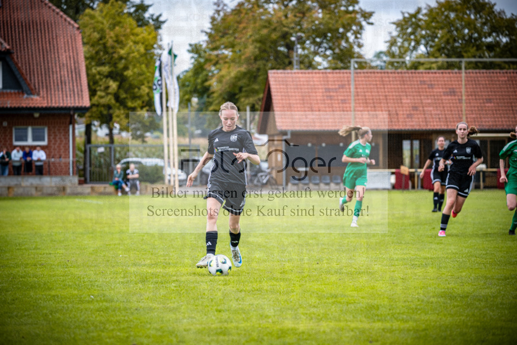 SG Bohmte/Ostercappeln/Schwagstorf - SG Hollenstede / Schwagstorf | Fr.-BZL Weser-Ems Süd · 1. Damen - SG Hollenstede / Schwagstorf · Sportplatz - Realisiert mit Pictrs.com