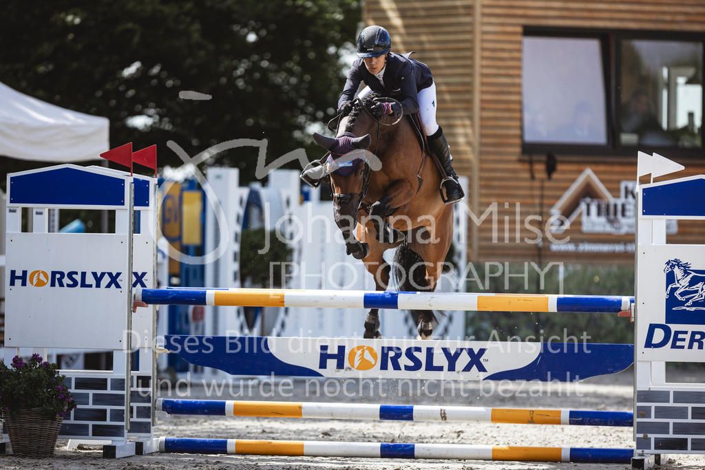 240616_Lemwerder_Springpony-L-306 | Deine schönsten Turniermomente als professionelle Fotos! Entdecke hochwertige Pferdesport-Fotografie im Online-Shop. Jetzt Fotos finden & bestellen!